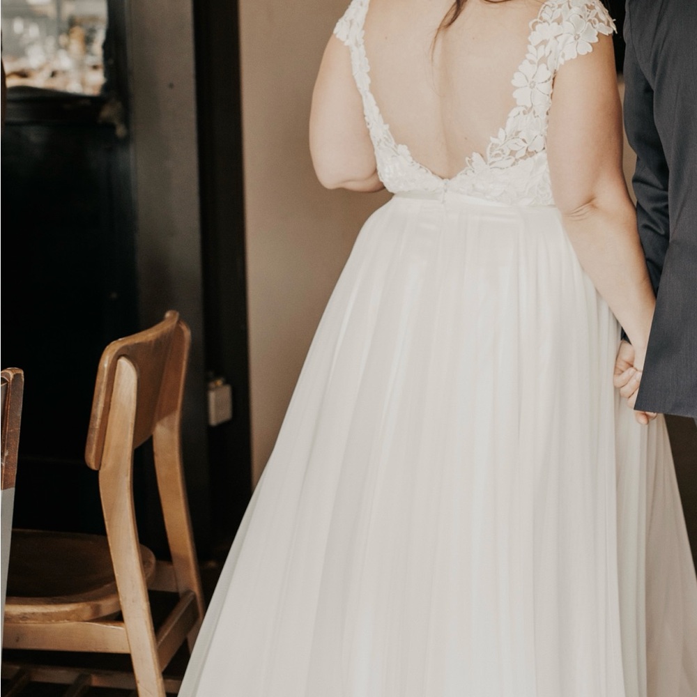 Elegant White Lace Bridal Gown